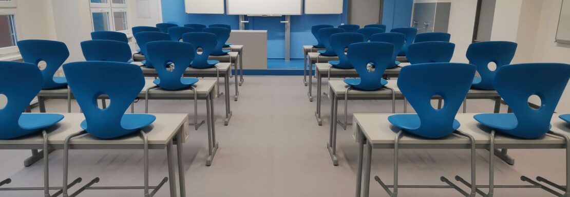 Přírodní Linoleum Gerflor s dezénem Colorette a povrchovou úpravou NeoCare instalovali letos podlaháři firmy Jaroslava Lakomého ze Šternberka na 500 m2 podlah Základní školy Holečkova v Olomouci.