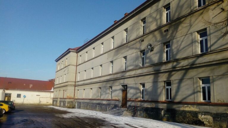 kasárny